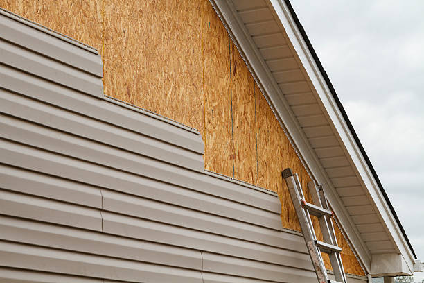 Professional Wood Siding technician working in Naugatuck, CT